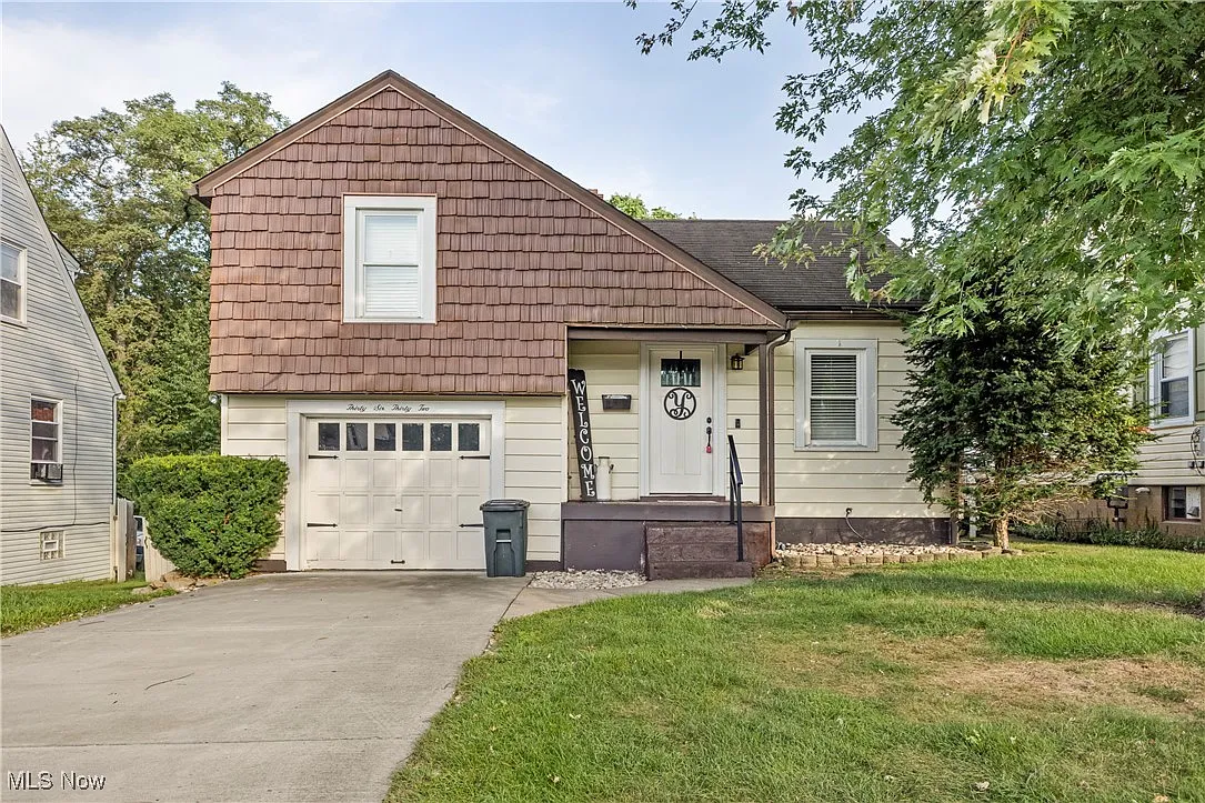 3632 Collins Way photo 1