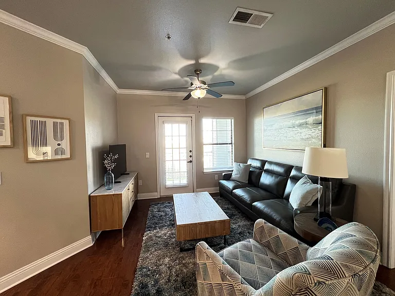 The Colony Luxury Apartments — Photo 25