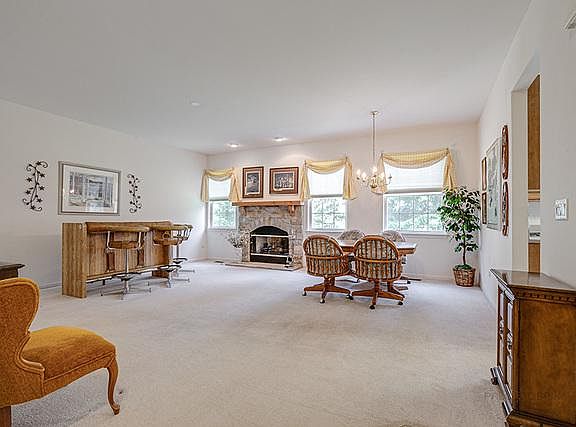 3rd image of 277 Enfield Ln