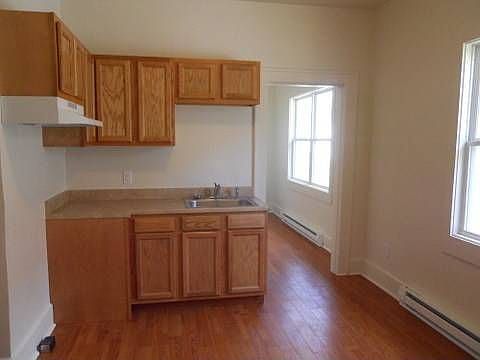 2nd image of 1254 Shepard St