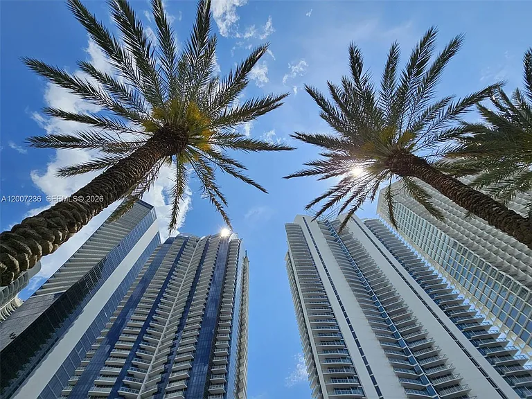 17121 Collins Ave #4006 — Photo 4