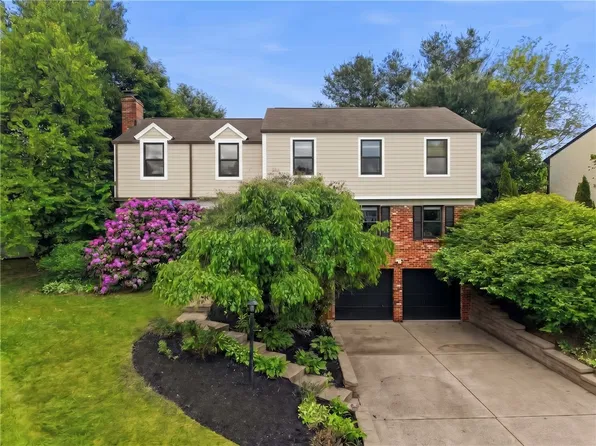 911 Summit Dr, Wexford, PA 15090