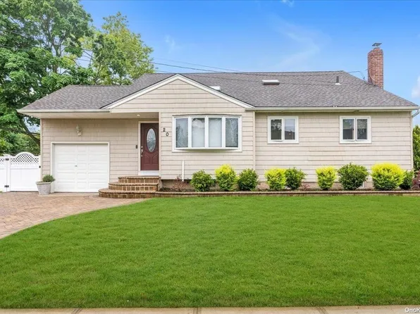 20 Jerold Street, Plainview, NY 11803