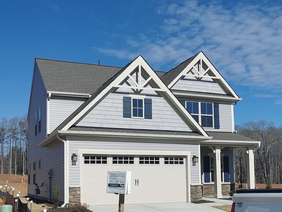 Brand new SFH house delivered in 2021. Two car garage.
