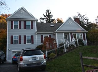 7 Robert Rd, Poughkeepsie, NY 12603