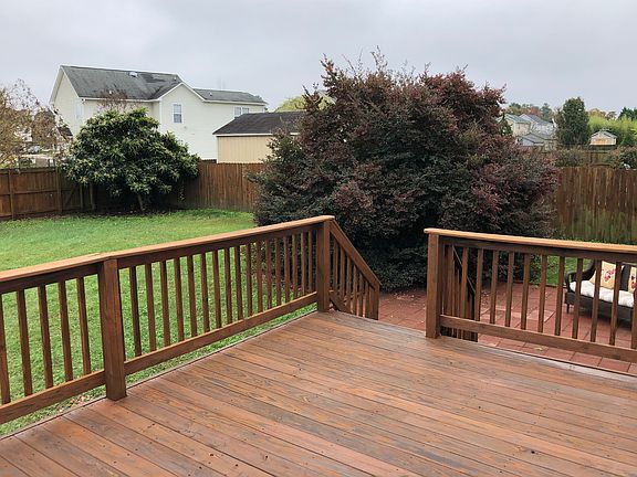 4th image of 15 Lenoir Dr