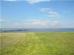 4th image of 210 Bay Colony Dr