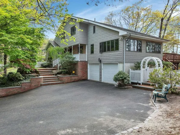 56 Ledgewood Drive, Smithtown, NY 11787