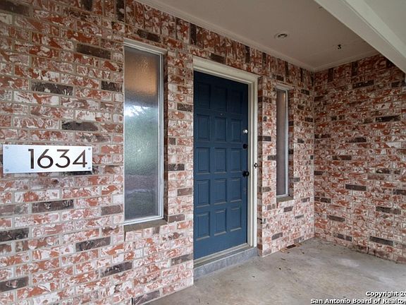 3rd image of 1634 Larkspur Dr