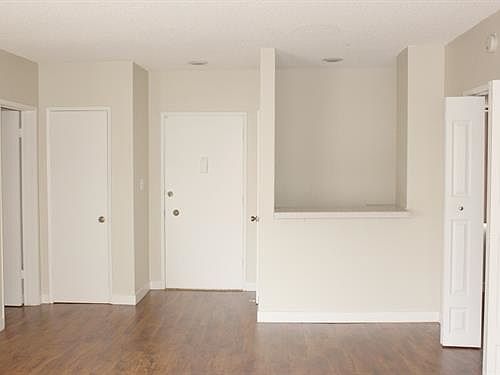 5th image of 11815 Mayfield Ave APT 201