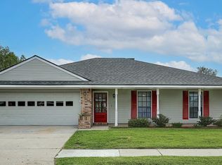312 Wallingsford Cir, Youngsville, LA 70592