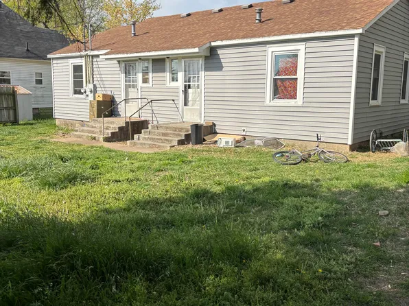 303 & 305 8th Street, Monett, MO 65708