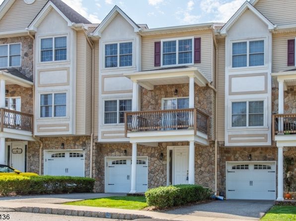 17 Halina Ln