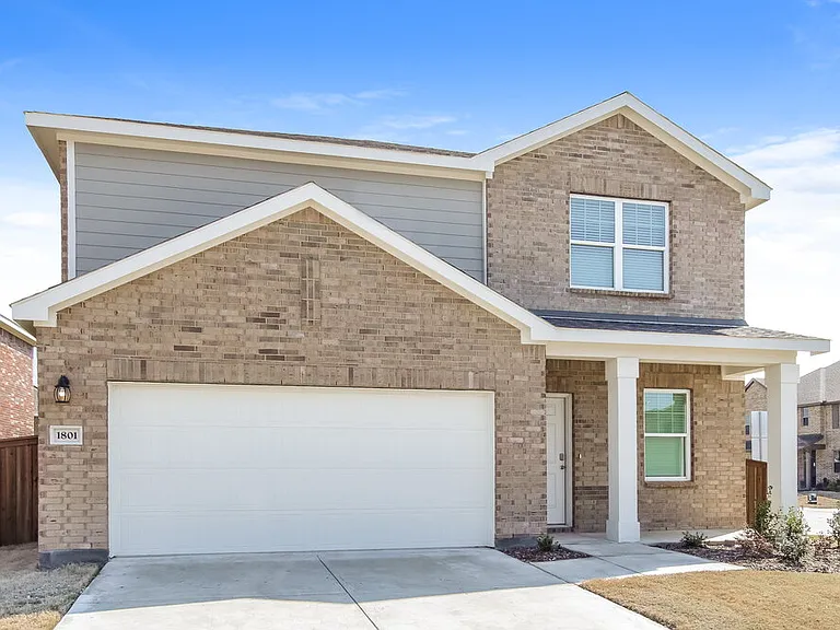 1801 Sandlin Dr — Photo 1