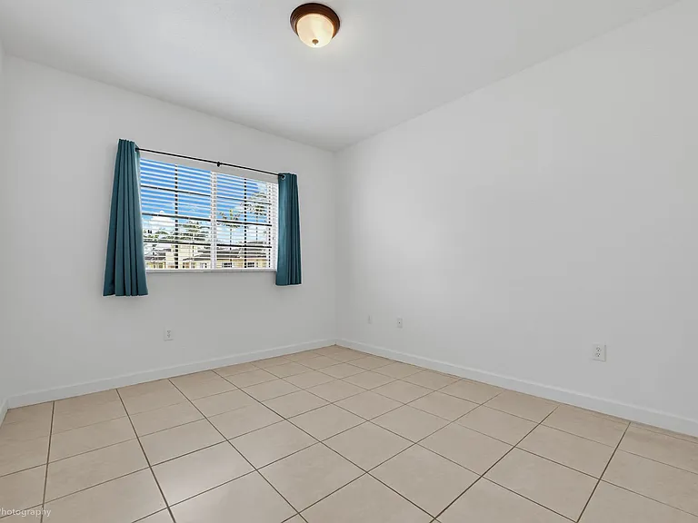 2630 NE 3rd Dr #204 — Photo 11