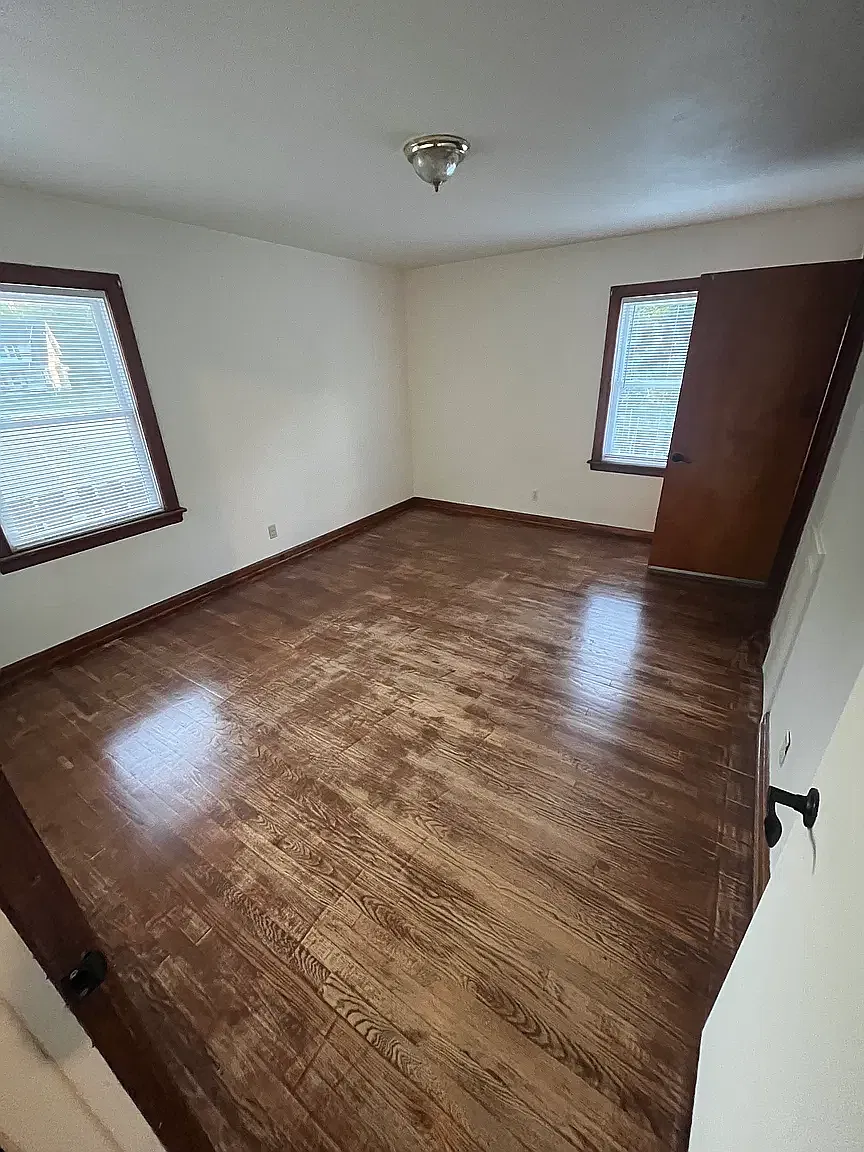 3 bed, 1.5 bath, 1200 sqft, $1,350 — Photo 4