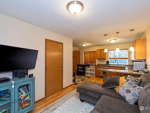 4th image of 4915 Bowwood Circle NE