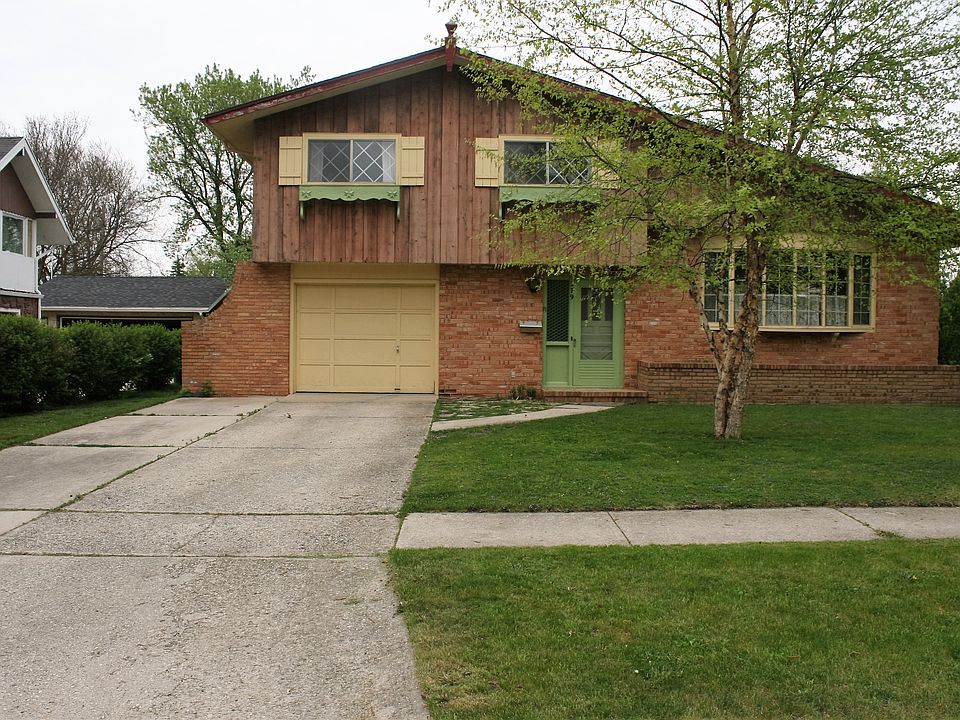 1st image of 279 Hillcrest Ln