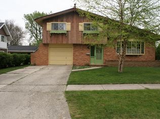 279 Hillcrest Ln, Fond Du Lac, WI 54935