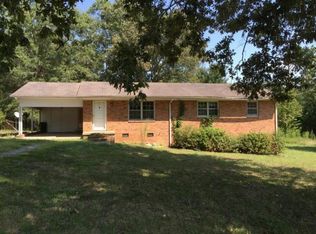 2915 Lake Dr, Burlington, NC 27217