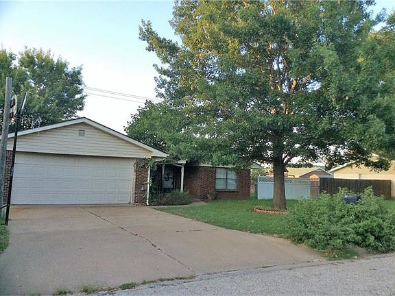 2nd image of 2501 SE 9th St