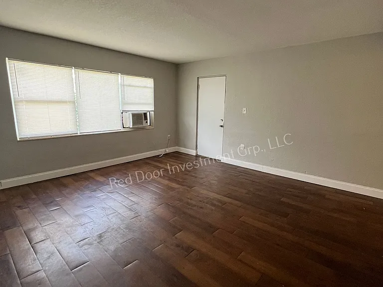 **August Move In Specials Riverside Apartments - Minutes to the River - Studio's, 1 Bedrooms, 2 B... — Photo 16