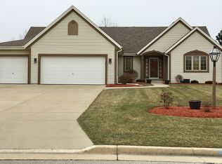 8379 S 44th St, Franklin, WI 53132