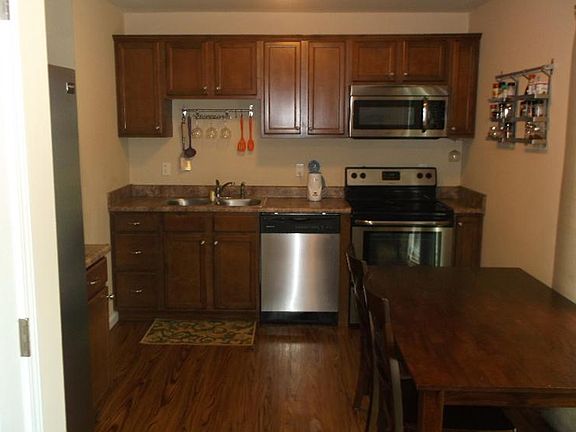 5th image of 402 Saint Jude Cir