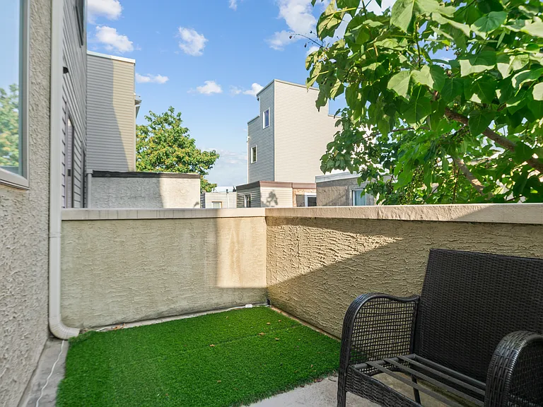 1822 Earp St — Photo 12
