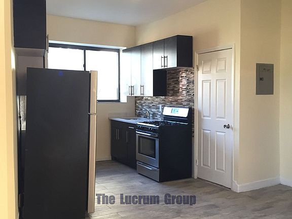 4th image of 405 Smith St #3