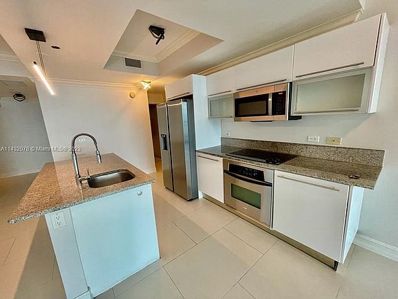 4th image of 888 Biscayne Blvd APT 3104
