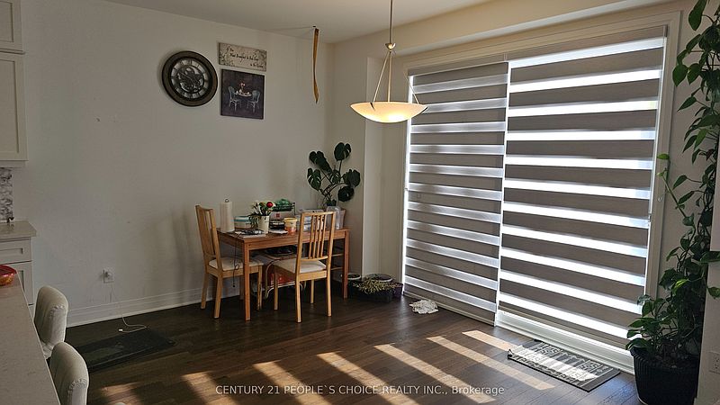 Kitchener House for rent - 4 Bedrooms — photo 3