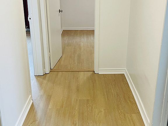 4th image of 56 Jeavons Ave Floor 2