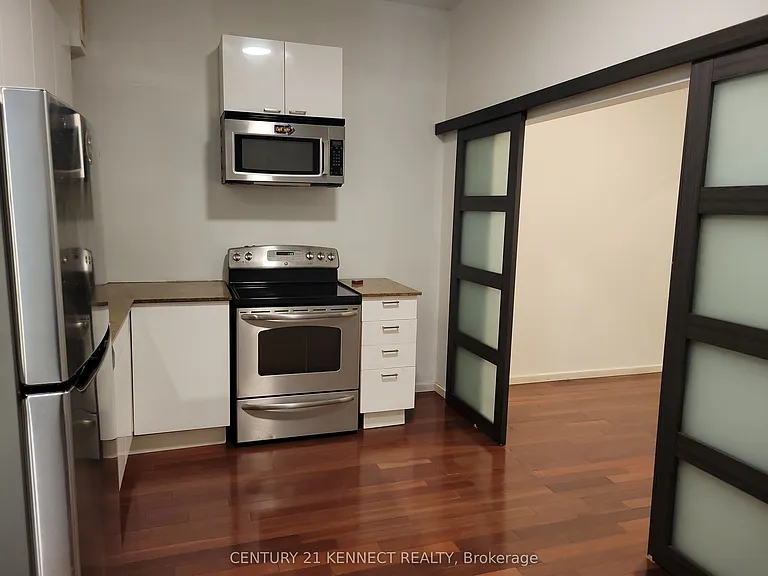 181 Augusta Ave #2 — Photo 2