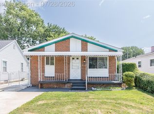 32000 Saint Margaret St, Saint Clair Shores, MI 48082