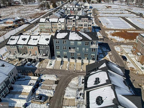 5th image of 710 Iron Forge Rd Unit B