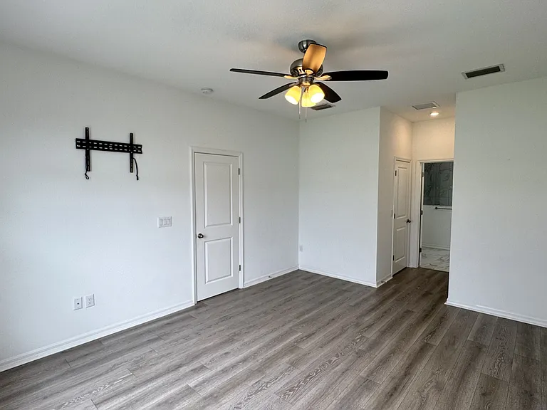 484 Old Windsor Way — Photo 26