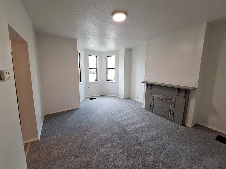 810 Etna St — Photo 2