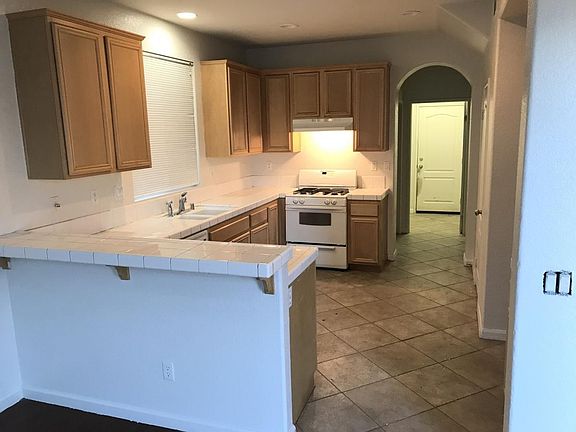 5th image of 15131 Brookside Ct