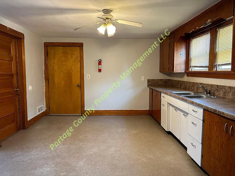 1224 Portage St — Photo 5