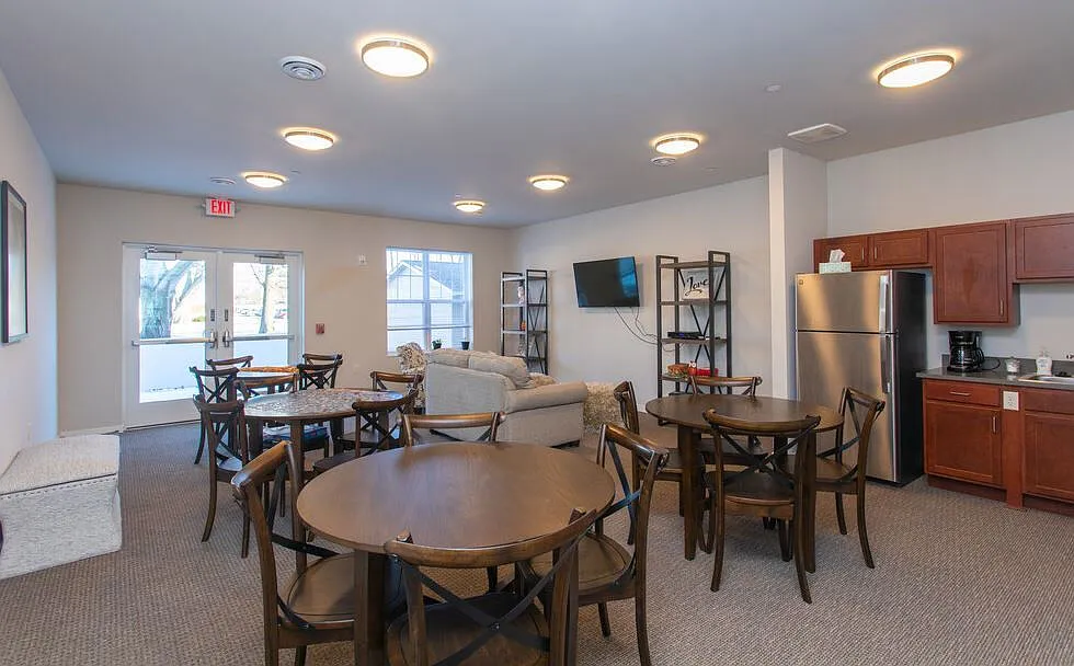 Regency Place — Photo 1