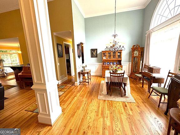 5th image of 390 Lakeland Dr