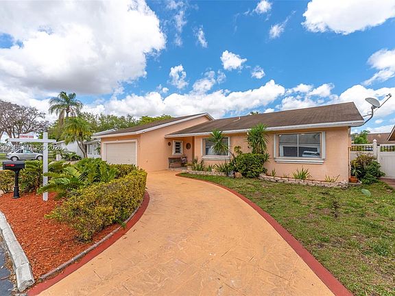 4th image of 10021 SW 145th Pl