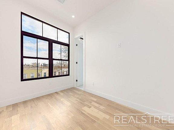 3rd image of 24 Marconi Pl APT 3