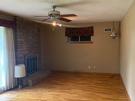 2nd image of 2532 Fairlane Dr