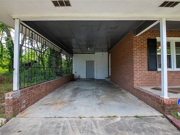 4th image of 521 Lee St