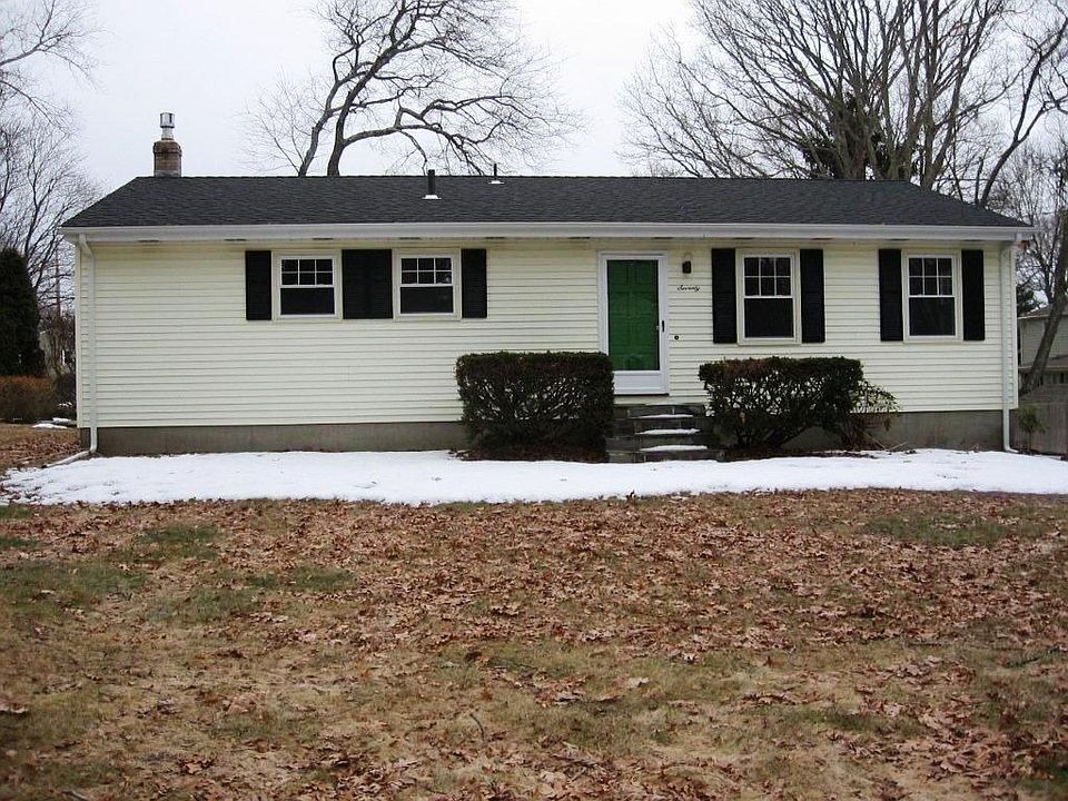 1st image of 70 Crestwood Dr