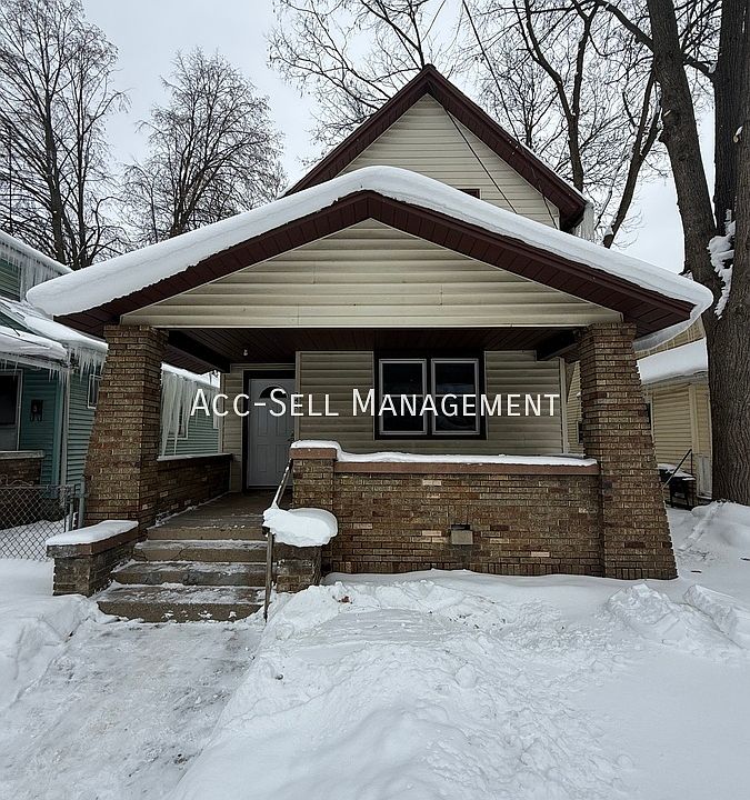 1st image of 745 7th St NW