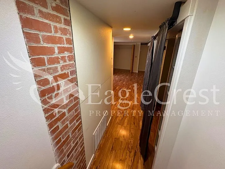 304 S Division St — Photo 53