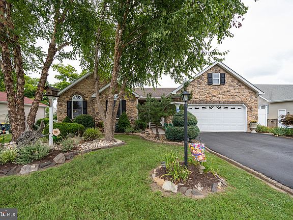 2nd image of 58 Radcliffe Dr